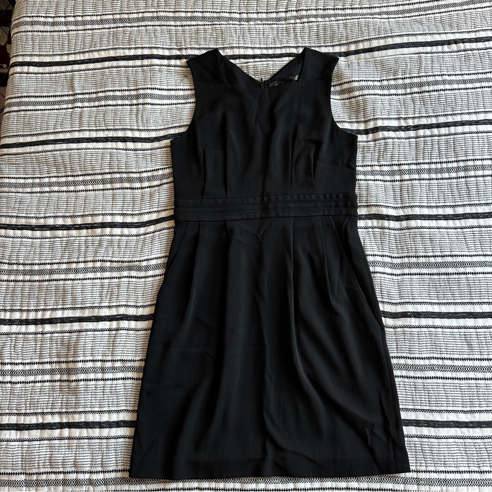 Theory Black work shift dress with pockets size 6